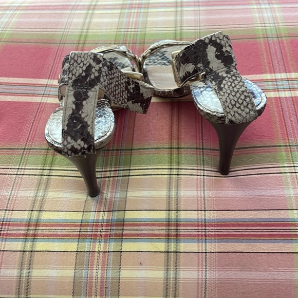 MICHAEL Michael Kors python sandals with gold trim. Size 8.5M Beautiful! - Picture 3 of 7